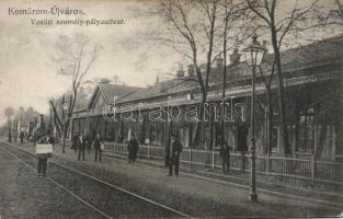 Komárom-Újváros railway station (fl)