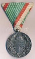 1918. Magyar Háborús Emlékérem kardokkal,sisakkal "Pro Deo et Patria" ezüstözött Br kitünt...