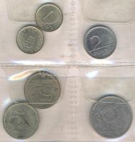 Kis magyar forgalmi fémpénz gyűjtemény berakóban, benne 1994. 200Ft Ag "Deák" T:vegyes