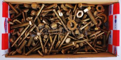 Bolhatétel: 5db klf elemlámpa, egy doboznyi sárgaréz csavar (kiváló alapanyag restaurátoroknak) és r...