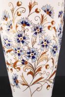 Kézzel festett búzavirág mintás nagyméretű Zsolnay porcelán váza, jelzett (apró hajszálrepedéssel) /...