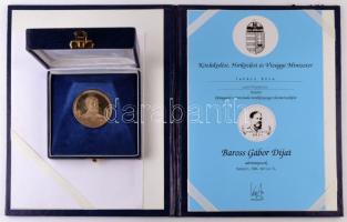 2000. "A Közlekedési, Hírközlési és Vízügyi Miniszter Baross Gábor Díja" Ag emlékérem (33.55g/0.925/42.5mm), szign. Bozó; dísztokban, hozzá tartozó adományozói okirattal mappában! T:PP patina