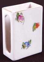 Herendi gyufatartó, kézzel festett, jelzett, apró hajszál repedés, h:6 cm