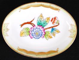 Viktória mintás, kézzel festett és aranyozott, jelzett Herendi tálka /  Hand painted gold plated tiny Herendi bowl, 8x6cm