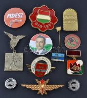 13db különféle vegyes jelvény T:vegyes