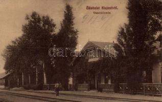 Kisjenő railway station