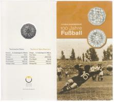 Ausztria 2004. 5 Ag "100 éves a futball" díszcsomagolásban T:BU Austria 2004. 5 Euro Ag "Centennial of Austrian Soccer" in paper case C:BU