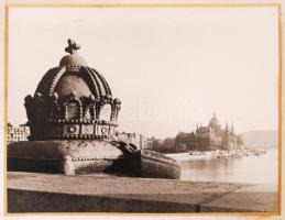 cca 1930 Szent Korona a Margit hídról, háttérben a Parlamenttel, paszpartuban, 40x50cm