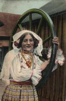 Romanian woman, folklore Hunyad megye / Hunedoara County (b)