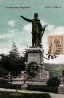 Segesvár statue of Petőfi (small tear)