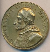 Olaszország / Pápai Állam 1677. "XI. Ince pápa / A tonkini nagykövet kihallgatása" Br emlékérem (37mm) T:2 Italy / Papal States 1677. "Pope Innocentius XI / Audience of the Ambassador of Tonkin" Br commemorative coin (37mm) C:XF