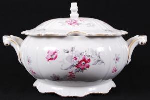 cca 1925-1950 Virágmintás, aranyozott szegélyű, pajzspecsétes Zsolnay készlet 8 darabja: levesestál,...