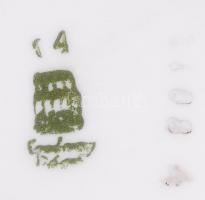 cca 1925-1950 Virágmintás, aranyozott szegélyű, pajzspecsétes Zsolnay készlet 8 darabja: levesestál,...