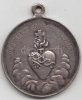 Franciaország ~1900. "Szűz Mária - Szent Szív" a Szent Szűz Szodalitás" Ag vallási medálja, jelzett (15.57g/32mm) T:2,2- France ~1900. "Holy Mary - Sacred Heart" Ag religious medallion of the Solidality of the Blessed Virgin, signed (15.57g/32mm) C:XF,VF