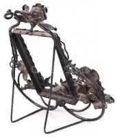 Rózsákkal díszített, kovácsoltvas képkeret / 
Wrought iron picture frame, 20x22cm