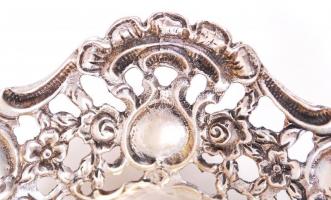 835-ös tisztaságjelzésű, áttört ezüst (Ag) kosárka növényi motívumokkal / 
Silver basket with floral...