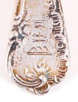 1867-1922 Növényi motívumokkal díszített, 800-as tisztaságú, monarchiabeli "dianás" jelzés...