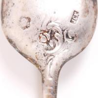 1867-1922 Növényi motívumokkal díszített, 800-as tisztaságú, monarchiabeli "dianás" jelzés...