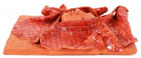 Női fej lepelben, jelzett (L.L) iparművész fali kép, kis lepattanással, 15×9 cm