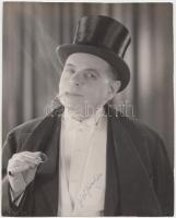 cca 1940 Góth Sándor (1869-1946) színművész nagyméretű, dedikált fotója, 24x20cm