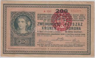 1918. 200K "sima" piros "Magyarország" körbélyegzővel T:III