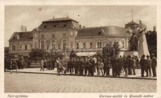 Nyíregyháza Korona szálló, Kossuth szobor