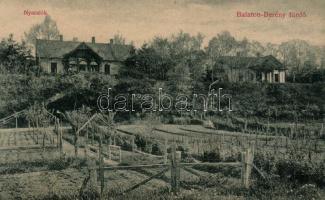 Balatonberény nyaralók (kis szakadás / small tear)