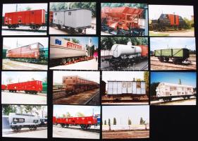 15db színes fotó tehervagonokról 2000-2003. 13x9 cm.