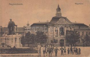 Nagybecskerek county hall, statue of Ernő Kiss (EK)
