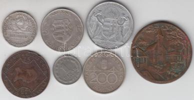 7db-ból álló vegyes tétel, közte 3db ezüstpénzzel és egy emlékéremmel T:vegyes