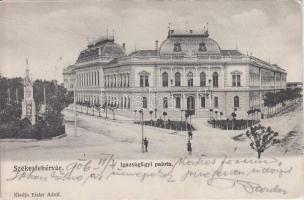 Székesfehérvár, Igazságügyi palota (small tear)