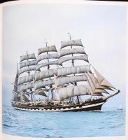 Gareth Rees: Tall Ships. 72 illustrations, 24 in colour. Phaidon. Angol nyelvű képeskönyv hajókról, ...