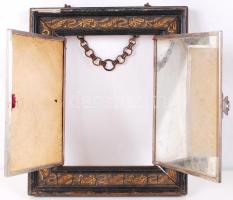 cca 1900 Antik hármas falitükör litografált képekkel, aranyozott fakeretben. A középső elem, illetve...