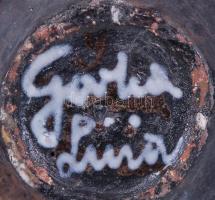 Gorka Lívia (1925-2011): Gyöngytyúk. Festett samott kerámia, jelzett, hibátlan, m:23 cm, h:15 cm