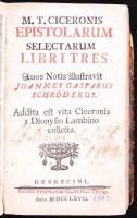 M. T. Ciceronis: Epistolarum selectarum libri tres. Quos Notis illustravit Joannes Gasparus Schröderus. Addita est vita Ciceronis a Dionysio Lambino collecta. Debrecini, 1767, excudit Stephanus Margitai Typogr. Korabeli, bordázott, már megkopott aranyozású egészbőr kötésben, Farkas István debreceni rézmetsző diák címképével, kétszínnyomású címlappal, rajta fametszetű vignettával, valamint könyv- és záródíszekkel. A gerincen és a sarkakon sérülések