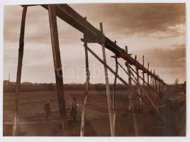 cca 1930 Kerny István (1879-1963) Kertészeti vízművek (Zuglóban) c. vintage fotóművészeti alkotása, 18x24cm-es méretben, hátoldalán jelzett.