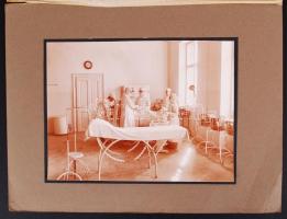 1914-1918 Csonka Béla: Marosvásárhelyi katonai kórház - 5db fotó az I. vh-ból. Borítópapíron szerzői...