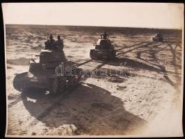 II. Világháború, Olasz harckocsik az egyiptomi fronton, a sivatagban, 30x40 cm