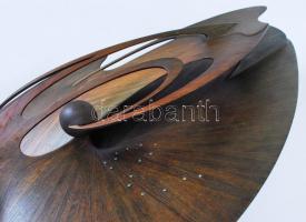 Szócska László (1951-): Szerelem. Fa, damil, fém, jelzett 1/1, apró hiba a talpán, m:55 cm, h:68 cm,...