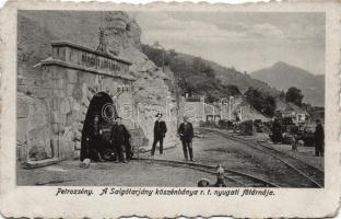 Petrozsény, a Salgótarjáni Kőszénbánya Rt. nyugati főtárnája / mine entrance