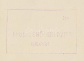 cca 1940 Dulovits Jenő (1903-1972): Kis pihenő. Vintage fotó, hátoldalán szerzői pecséttel, 12x9cm