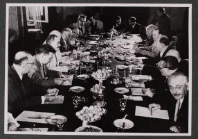 cca 1950 39 db eredeti fotó kommunista politikusokról. Dinnyés Lajos, Petru Groza, Dimitrov, Tildi Z...