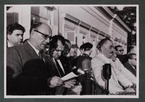 cca 1950 39 db eredeti fotó kommunista politikusokról. Dinnyés Lajos, Petru Groza, Dimitrov, Tildi Z...