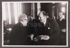 cca 1950 39 db eredeti fotó kommunista politikusokról. Dinnyés Lajos, Petru Groza, Dimitrov, Tildi Z...