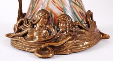 Kézzel festett, fajansz karaffa szecessziós stílusú bronz füllel, talppal, kiöntővel és dugóval, &qu...