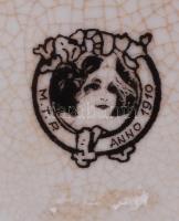 Kézzel festett, fajansz karaffa szecessziós stílusú bronz füllel, talppal, kiöntővel és dugóval, &qu...