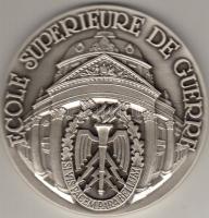 Franciaország "Szárazföldi katonai főiskola" dekoratív nagyméretű fém emlékplakett díszdobozban Szign:J.Bahne T:1