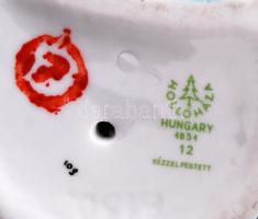 Kézzel festett, jelzett, Hollóházi korsót vivő leányt ábrázoló porcelán figura, aranyozott díszítéss...