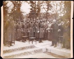 1920 Horthy Miklós a Nemzeti Sereg élén Budapestre vonulva fogadja a székesfehérvári előkelőségeket és a polgármestert / 1920 Horthy on the way to Budapest accepting the veneration of the Szekesfehervar notabilities 22x18 cm