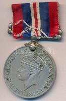 Nagy-Britannia 1945. "Háborús érem 1939-1945" fém kitüntetés szalaggal, szign.:PM T:2 Great-Britain 1945. "War Medal 1939-1945" metal decoration with ribbon, sign.:PM C:XF